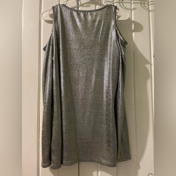 Michael Kors metallic cold shoulder top X-large NWOT - Picture 4 of 5